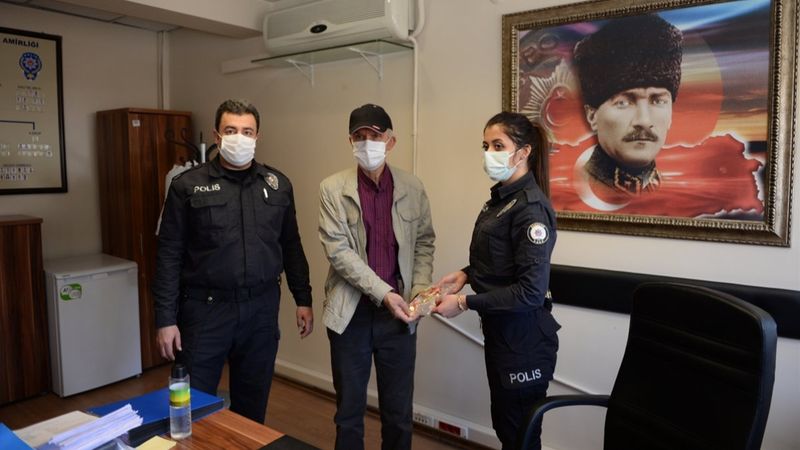 Eskişehir polisi yaşlı adamın kaybolan altınlarını buldu