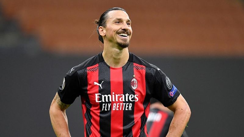 Zlatan Ibrahimovic oyuncu oluyor