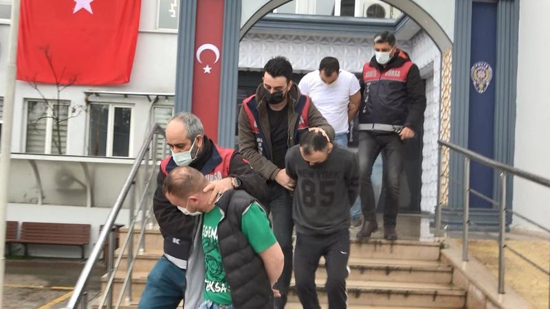 Bursa'daki şüpheliler, baz istasyonunda hırsızlık yaparken yakalandılar