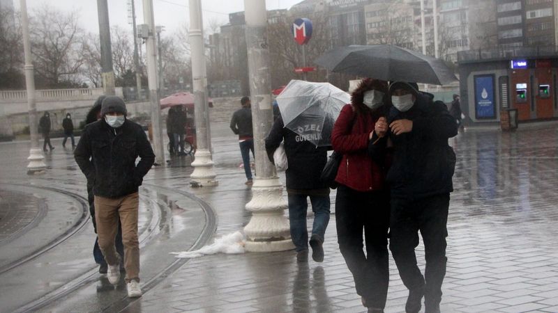 İstanbul'da yağışlı hava etkisini sürdürüyor