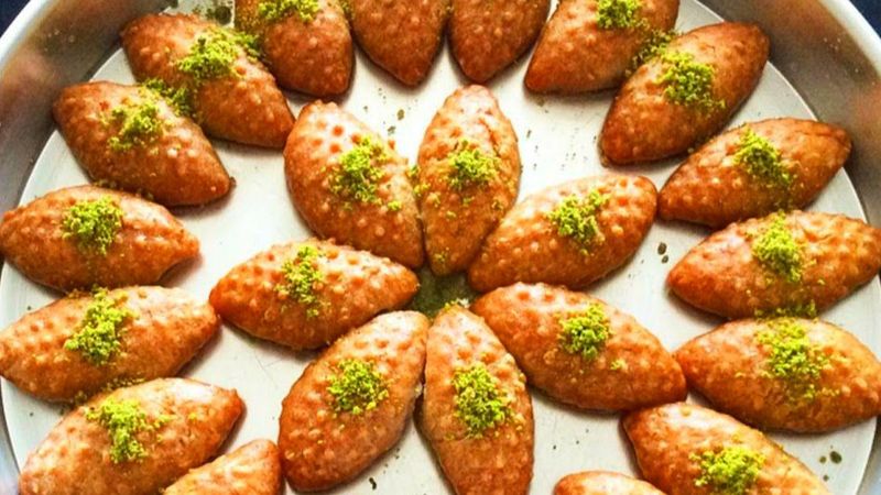 Bir Osmanlı Lezzeti: Kalburabastı nasıl yapılır? Kalburabastı tatlısı malzemeleri ve tarifi..