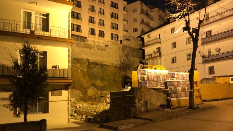 Ankara'da, temeli kayan apartman nedeniyle 21 bina tahliye edildi