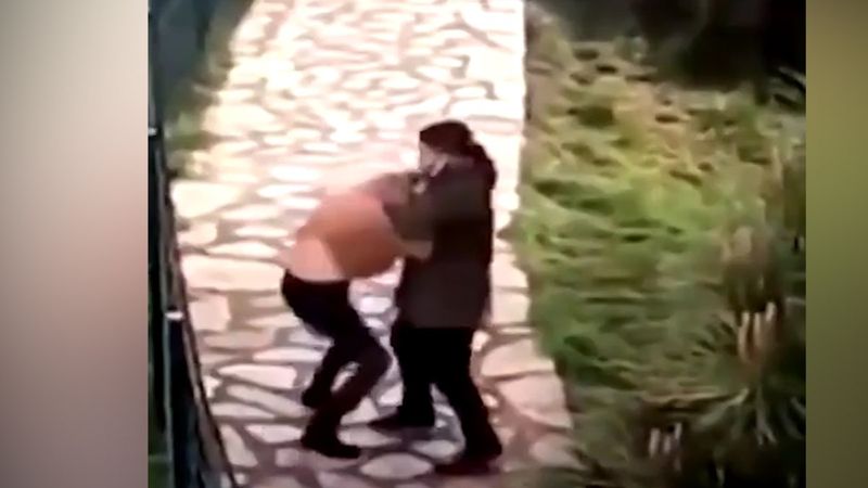 İstanbul'da güpegündüz bıçaklı taciz