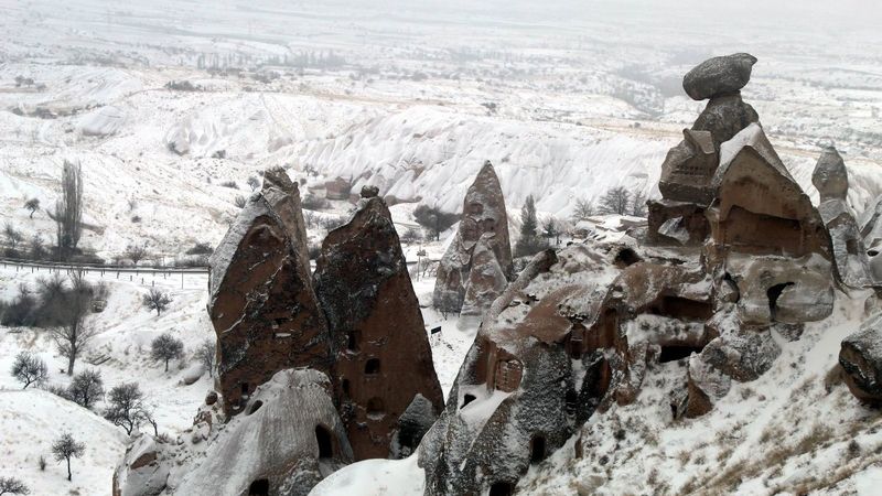 Kapadokya beyaza büründü