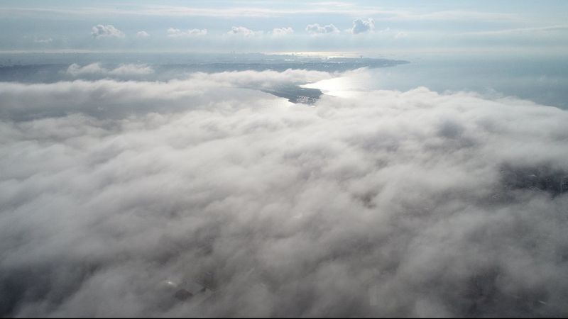 İstanbul'da sis altında kalan ilçeler havadan görüntülendi