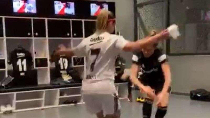 Beşiktaş'ın Kadın Futbol Takımı oyuncusu Karabulut'tan halay videosu