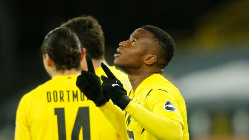 Moukoko, eski kız arkadaşını eve kilitledi