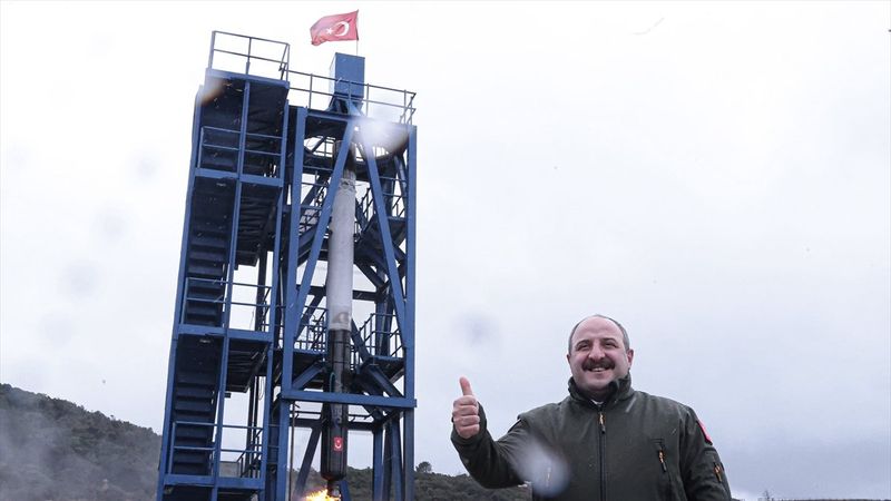 Ay'a gönderilecek hibrit roket motoru testten başarıyla geçti