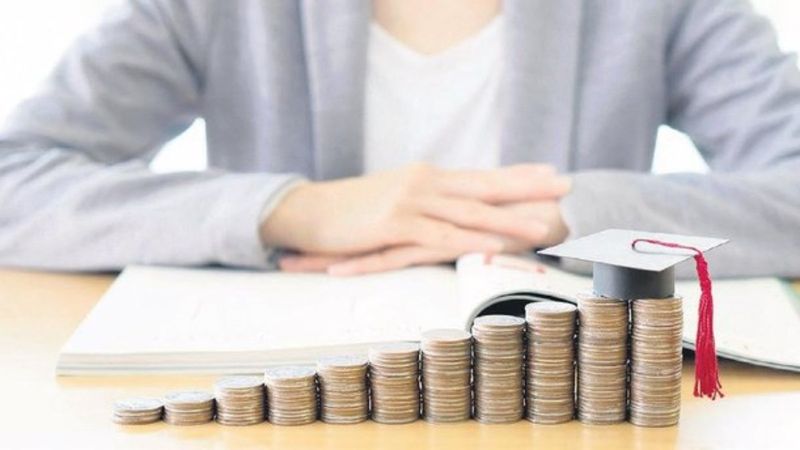 Burs alan öğrenciler zekat vermekle yükümlü mü? Diyanet açıkladı..