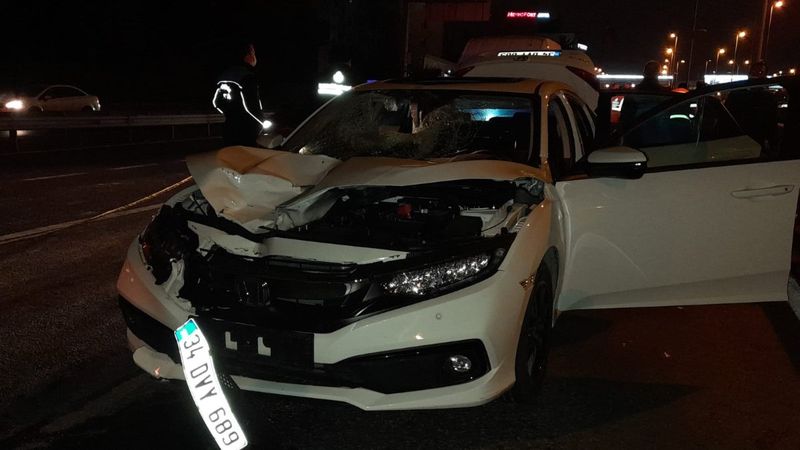 İstanbul'da D 100'de otomobilin çarptığı kişi öldü