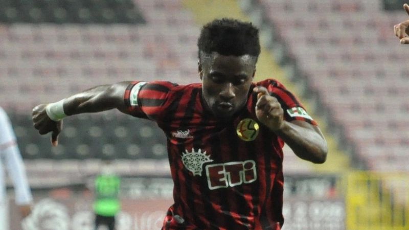 Hamed Sholaja'nın sözleşmesi feshedildi