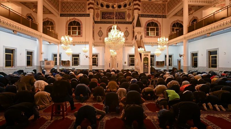 Avustralya'da ilk teravih kılındı