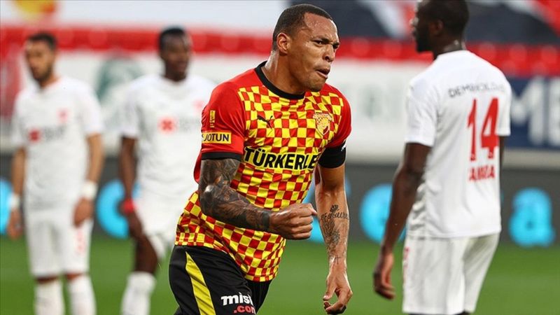 Titi, Göztepe ile sözleşmesini feshetti