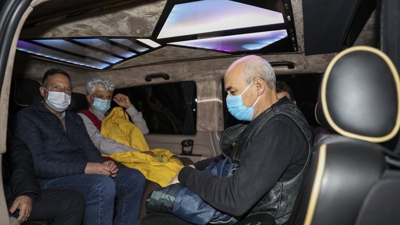 14 emekli amiral adli kontrol şartıyla serbest bırakıldı