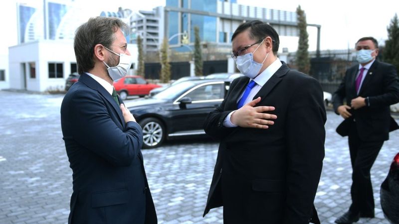 Fahrettin Altun, Kırgızistan Kültür Bakanı İmanaliyev ile görüştü