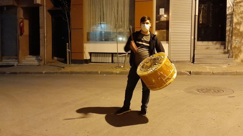 İstanbul'da Ramazan davulcularının ilk gün mesaisi