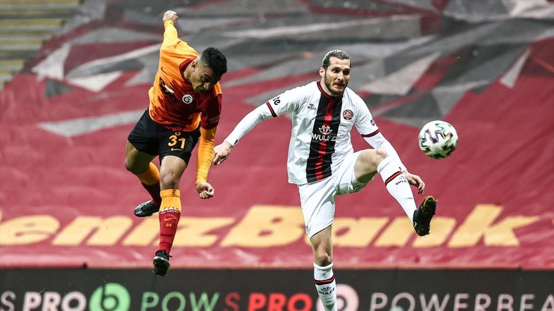 Mostafa Mohamed'e gol dersi