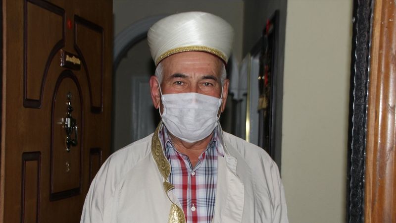 Antalya'da apartman sakinlerinin teravih namazı için bulduğu çözüm