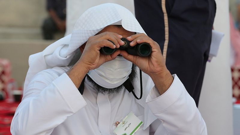 Hilali göremeyen Arap ülkeleri var