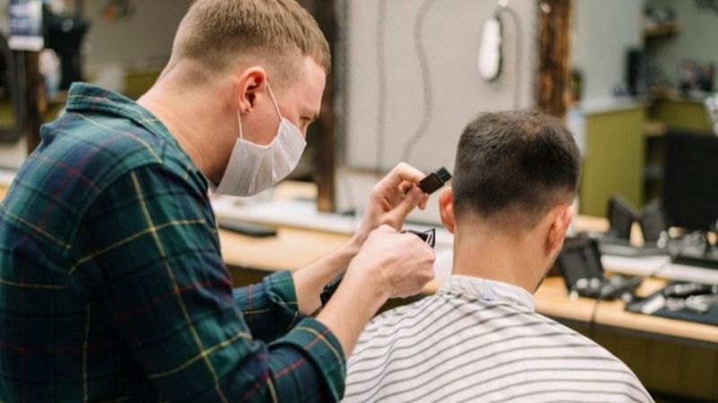 Kuaförler ve berberler açık mı, kapandı mı? Güzellik salonları için kısıtlama kararı..