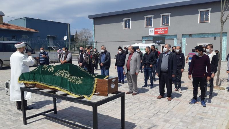 Kocaeli'de elleri ve ayakları zincirlenen adam yanarak can verdi