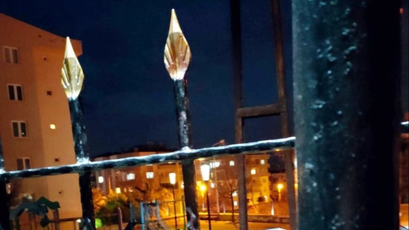 Bursa’da göğsüne korkuluk demiri saplanan çocuk öldü