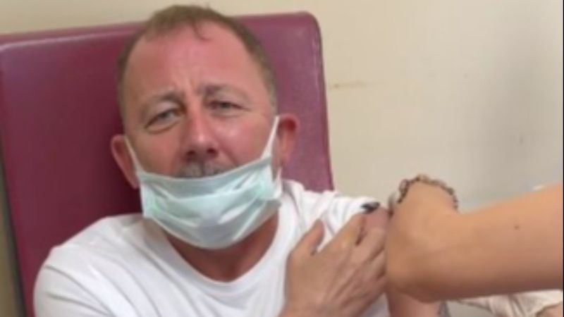 Sergen Yalçın koronavirüs aşısı oldu