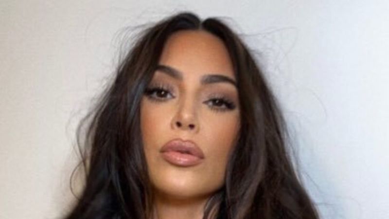 Kim Kardashian tatilde