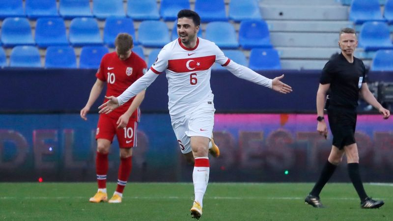 Mart ayında en çok konuşulan oyuncu, Ozan Tufan oldu