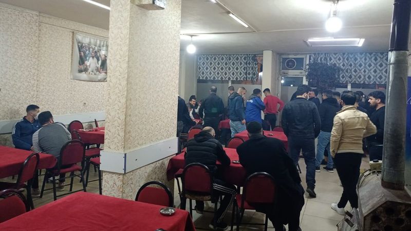 Bursa'daki kıraathanede oyun oynayanlara 98 bin lira ceza yazıldı