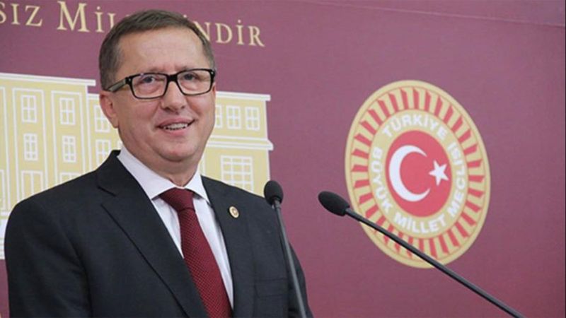 Lütfü Türkkan iktidarı eleştireyim derken CHP fotoğrafı paylaştı