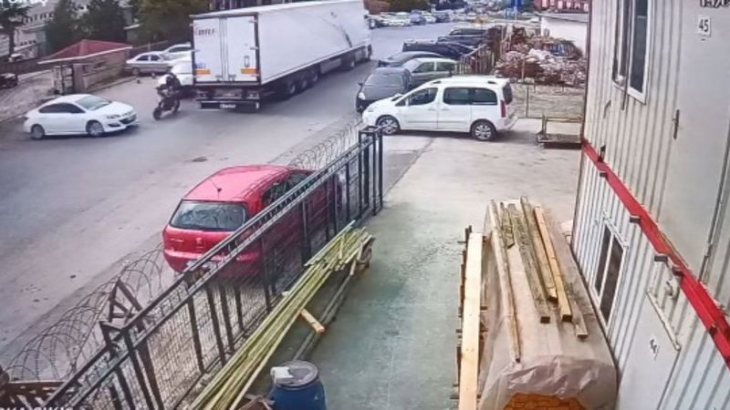 Esenyurt'ta feci motosiklet kazası kamerada