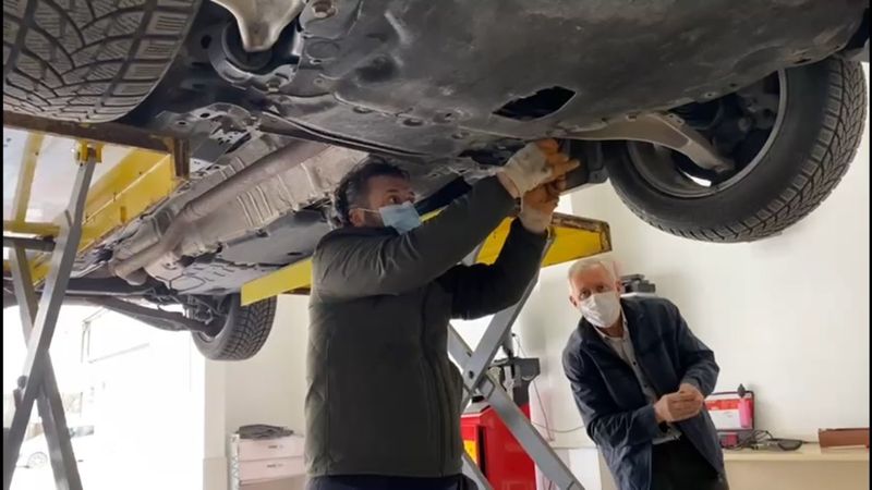 Ankara'da aracın motorundan yavru kediler çıktı