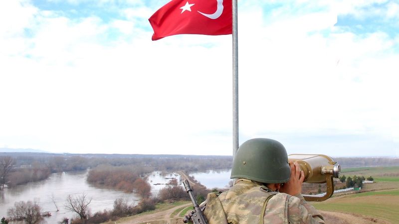 Edirne'den Yunanistan'a geçmeye çalışan PKK'lı yakalandı
