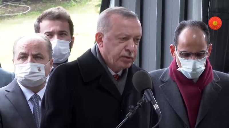 Cumhurbaşkanı Erdoğan, Turgut Özal'ın kabri başında Kur'an okudu