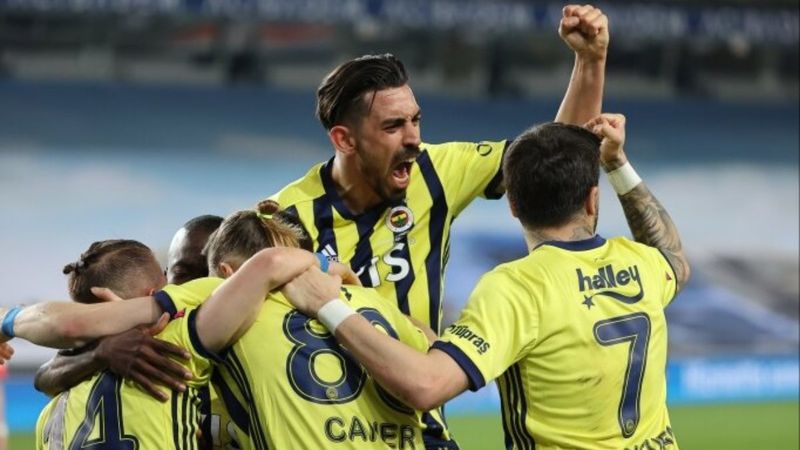 Başakşehir-Fenerbahçe maçının muhtemel 11'leri