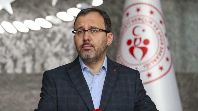 Bakan Kasapoğlu: Futbolun birleştirici ruhu için birlikte hareket edilmeli