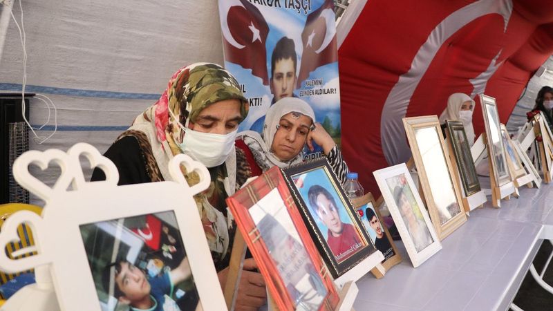 Diyarbakır'da nöbet tutan baba: HDP kapanınca, Kandil'i kapatacaklar