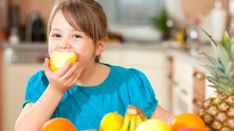 Kovid-19’a karşı çocukları doğru beslenmeyle koruyun