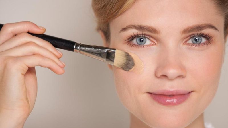 Yağlı ciltte kusursuz makyaj için izlemeniz gereken 4 adım