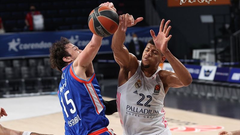 Anadolu Efes, Real Madrid'i mağlup etti