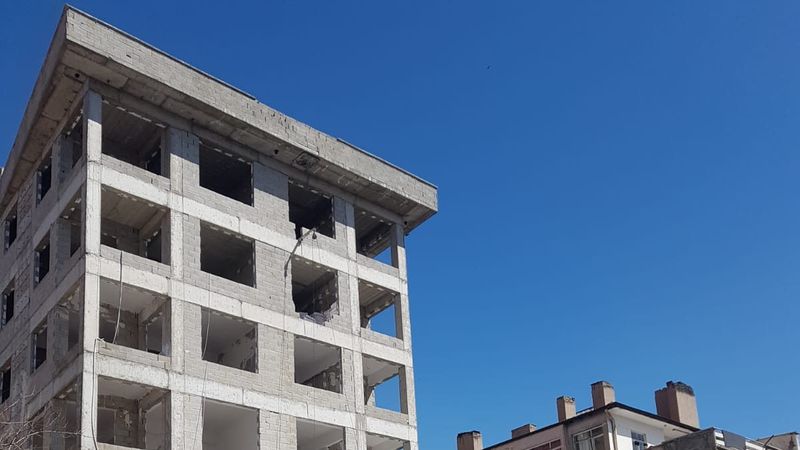 Kayseri'deki sıvacı, inşaattan düştü