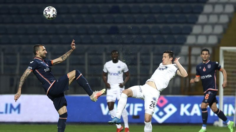 Başakşehir'den ligde kalma yolunda kritik galibiyet