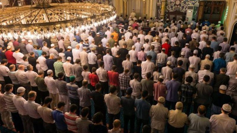 23 Nisan'da camiler açık mı? Kısıtlamada cuma namazı kılınacak mı?