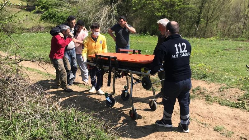 Sakarya'daki tarlasını süren kişi, ayağını çapaya kaptırdı