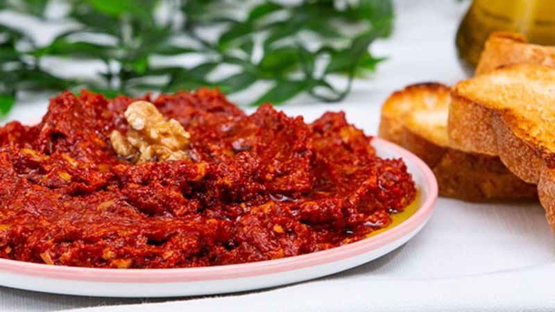 Kızarmış ekmeğe yakışan lezzet: Muhammara