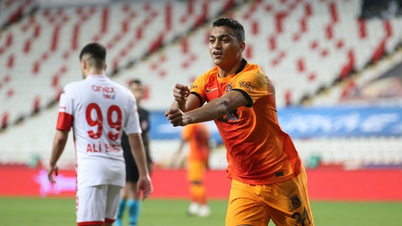Galatasaray deplasmanda Antalyaspor'u mağlup etti
