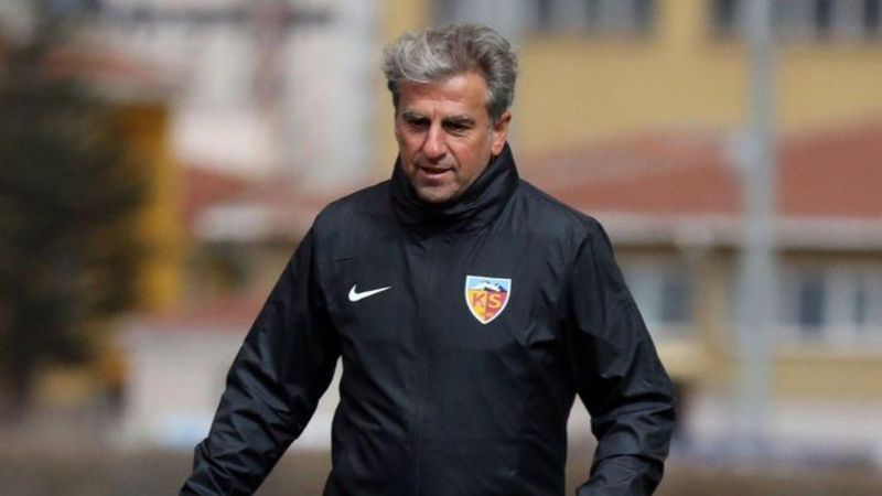 Kayserispor'da Hamza Hamzaoğlu istifa etti