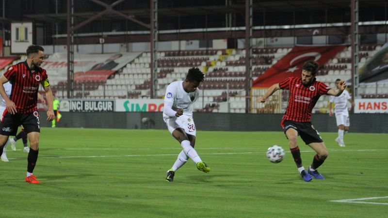 Hatayspor 3 puanı 3 golle aldı