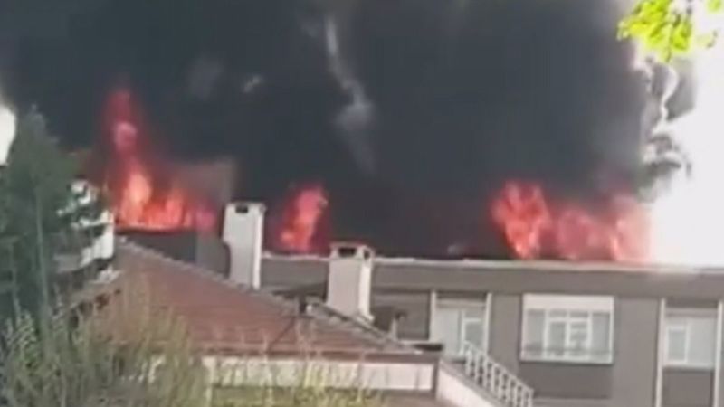 Bağcılar'da 6 katlı binada yangın çıktı